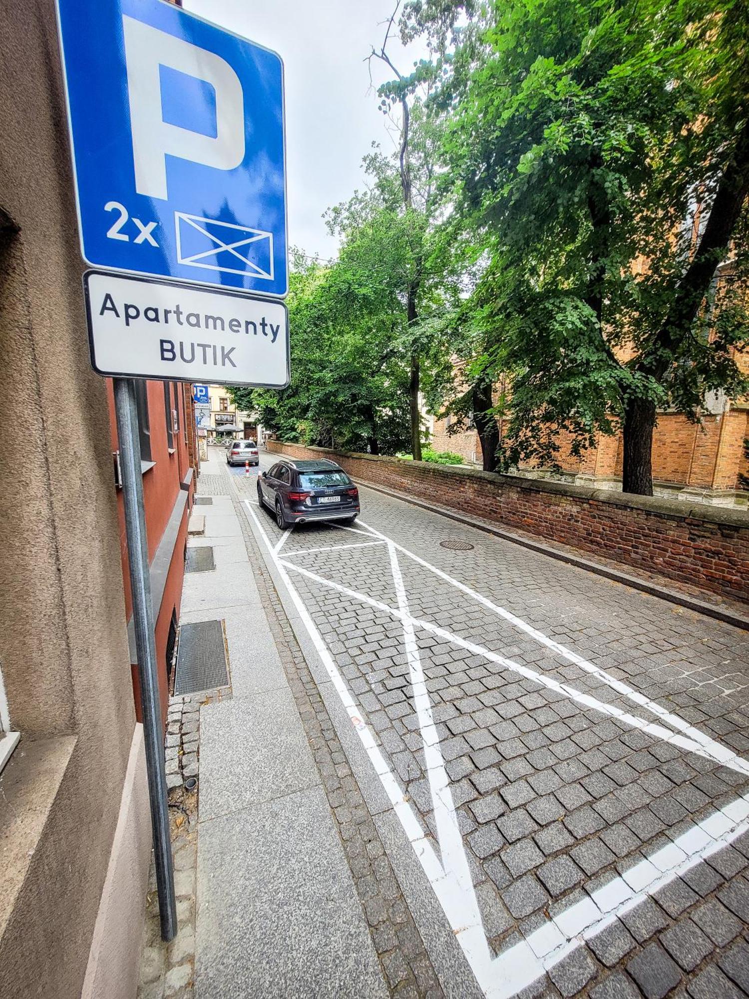 Butik Apartamenty Old Town Torun - Parking المظهر الخارجي الصورة